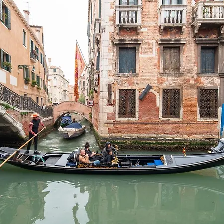 아파트 Casa Manina Sul Ponte - Your Private Canal View *