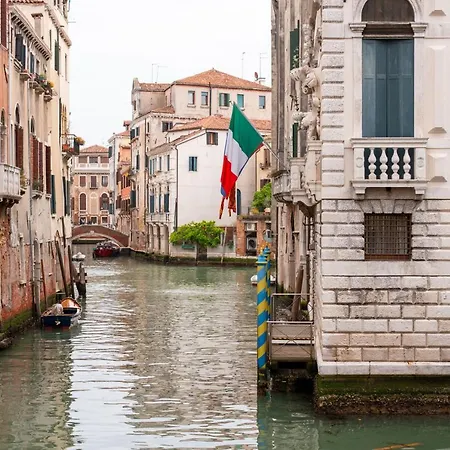 Casa Manina Sul Ponte - Your Private Canal View * 베니스