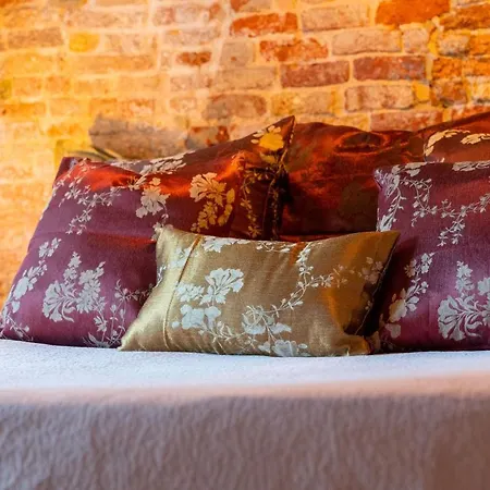 Casa Manina Sul Ponte - Your Private Canal View דירה ונציה