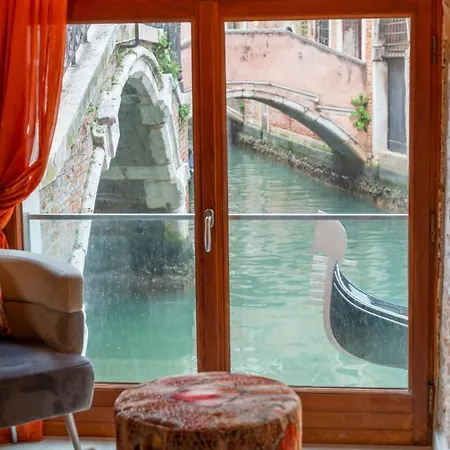 Casa Manina Sul Ponte - Your Private Canal View ונציה